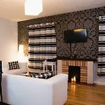 Amberley House By Thekeycollections 3*