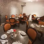 Amberley House By Thekeycollections 3*