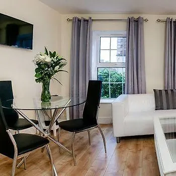 Amberley House By Thekeycollections Apartahotel 3*