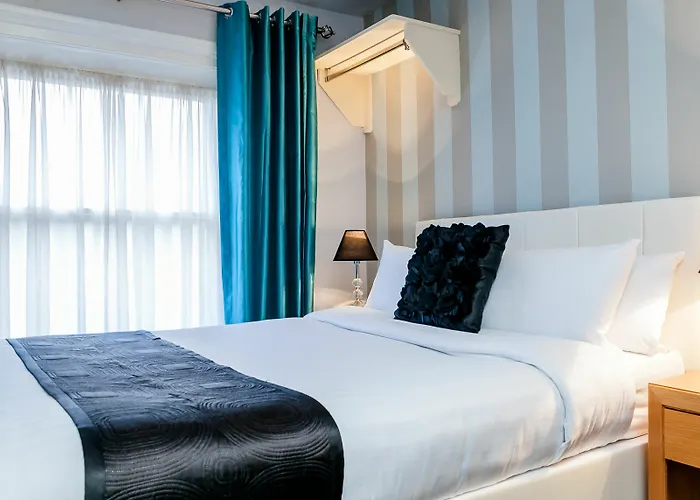 Amberley House By Thekeycollections Dublín