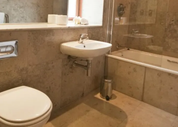 Amberley House By Thekeycollections Hotel apartamentowy 3*