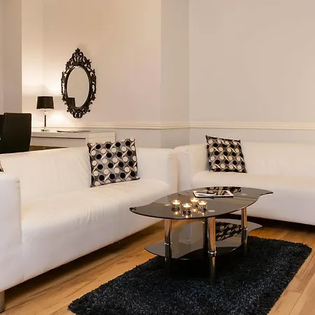 Amberley House By Thekeycollections 3*