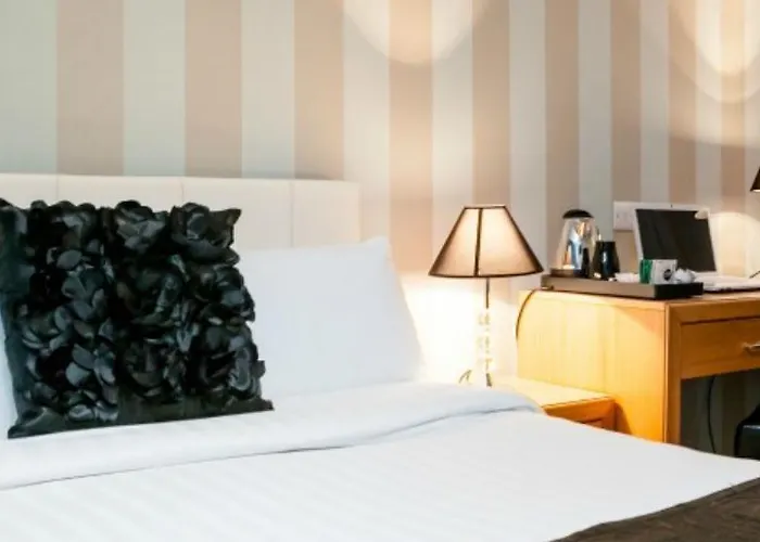 Amberley House By Thekeycollections