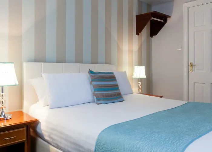 Amberley House By Thekeycollections